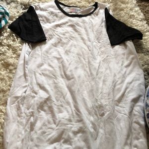 Fitted tee color block sleeves